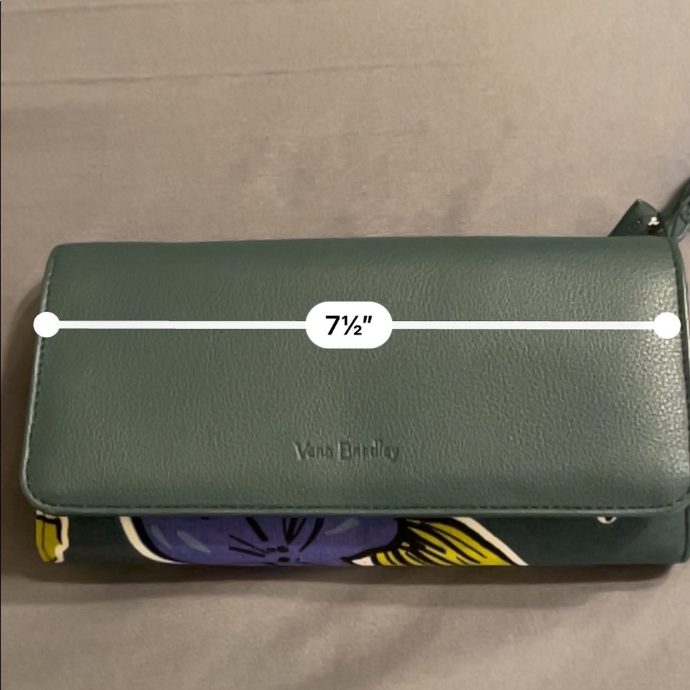 NWOT - Vera Bradley Wallet with Wristlet